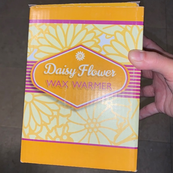 Daisy Flower Wax Warmer - Picture 1 of 3